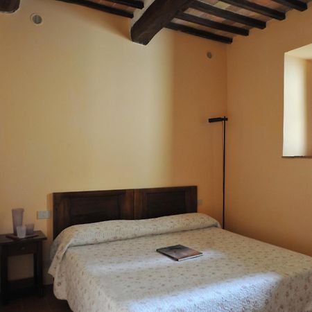 Fattoria Agriturismo Nerbona 카솔레 델사 외부 사진