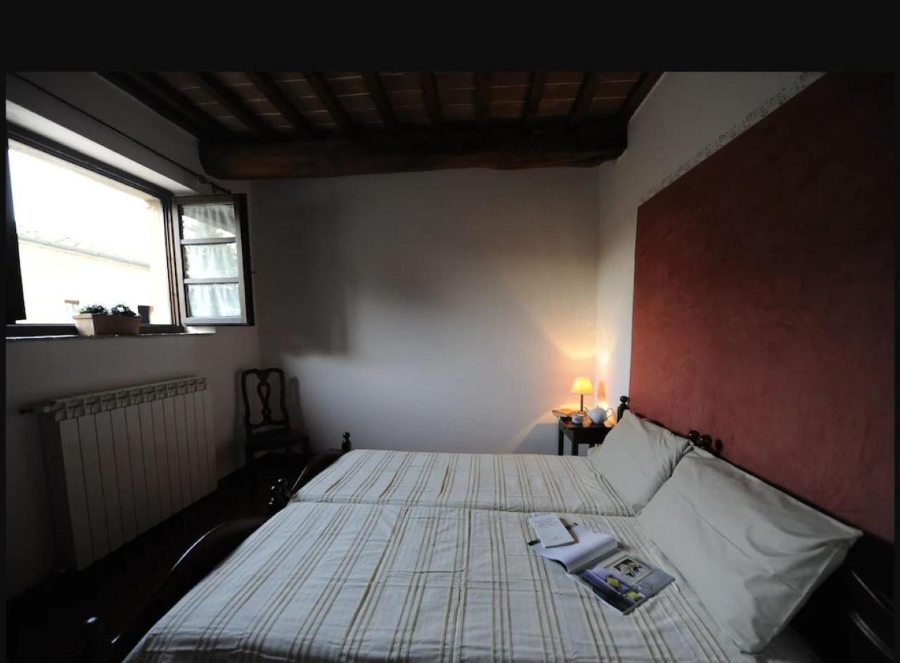 Fattoria Agriturismo Nerbona 카솔레 델사 외부 사진