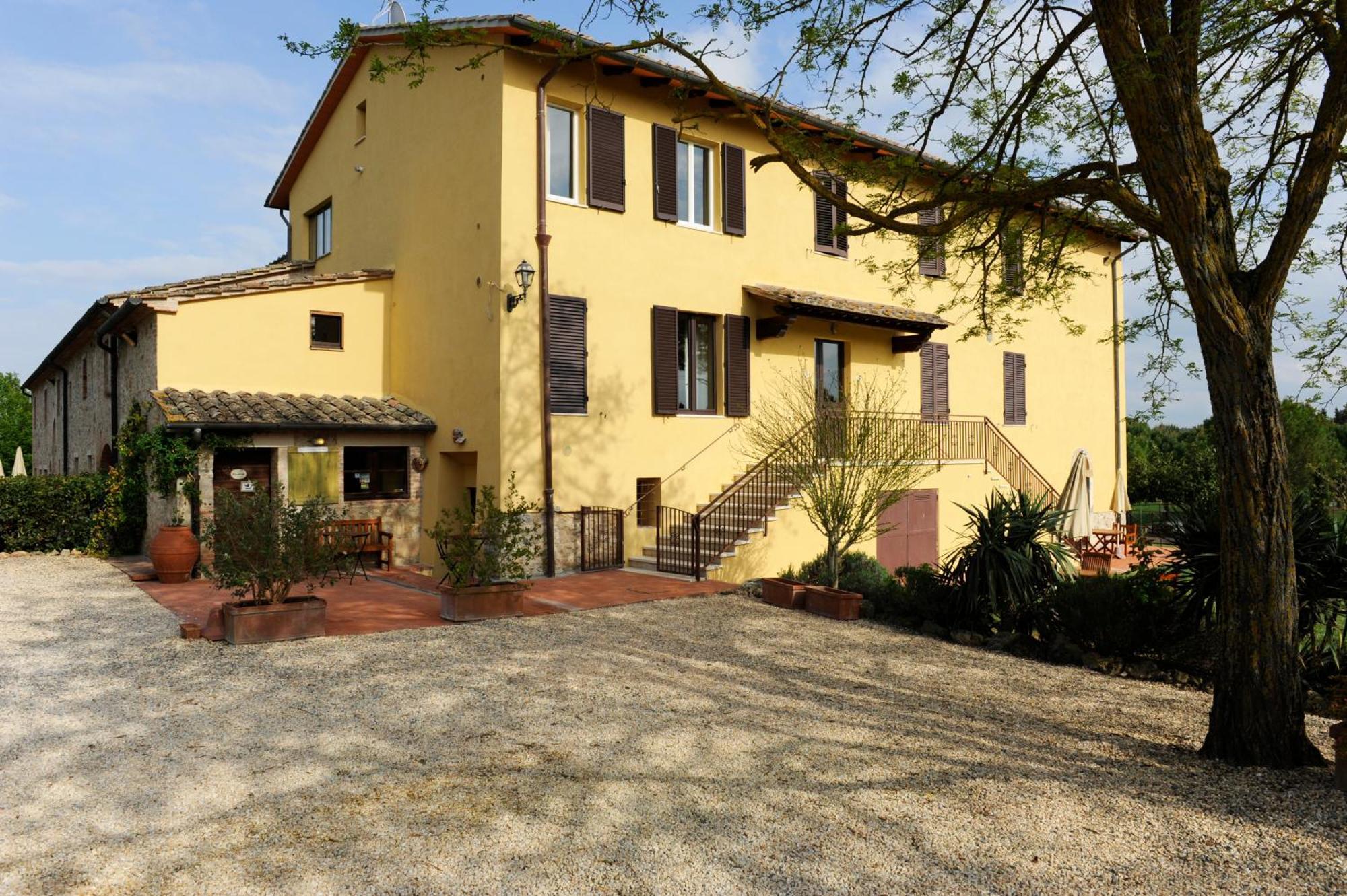 Fattoria Agriturismo Nerbona 카솔레 델사 외부 사진