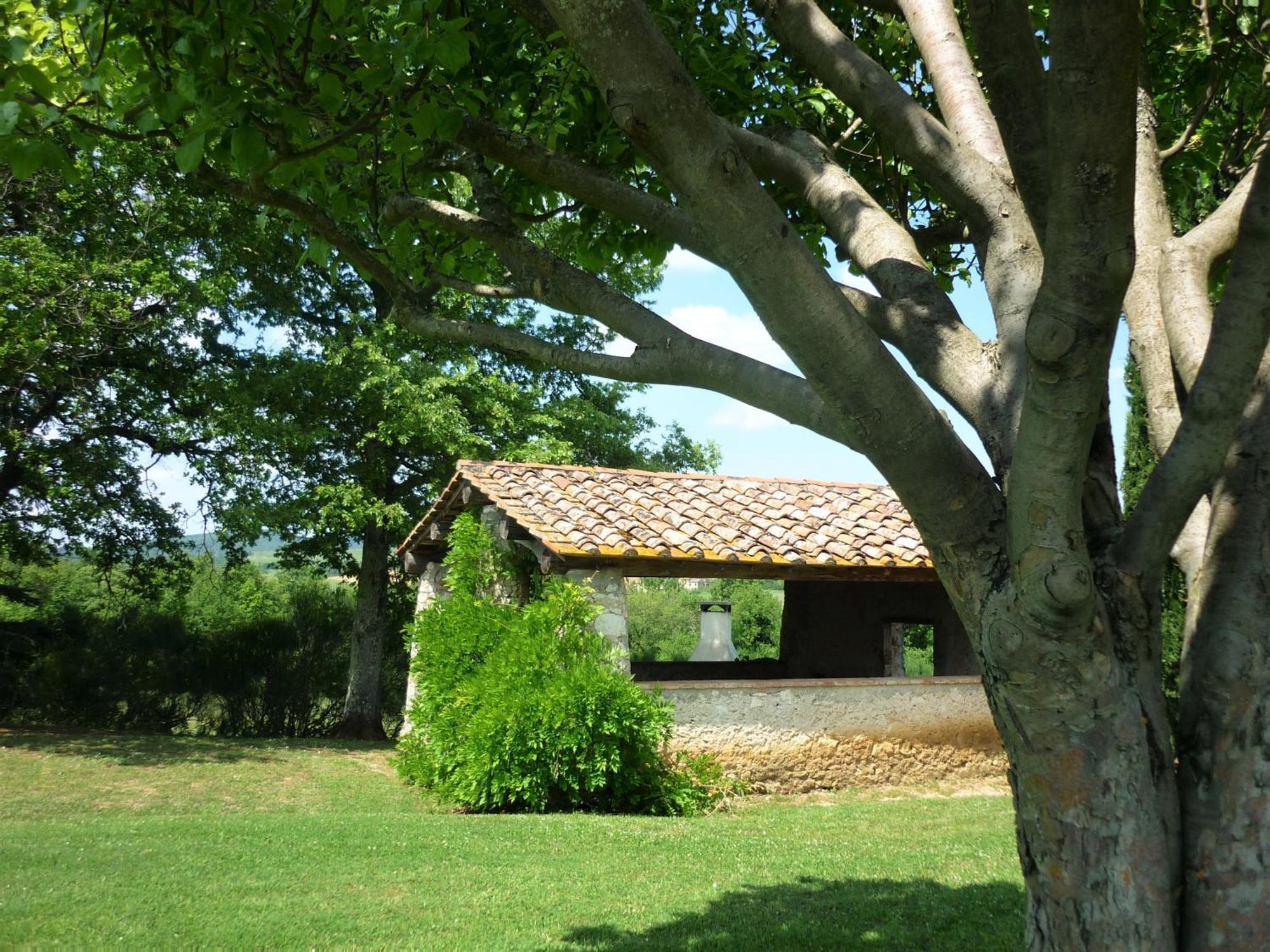 Fattoria Agriturismo Nerbona 카솔레 델사 외부 사진