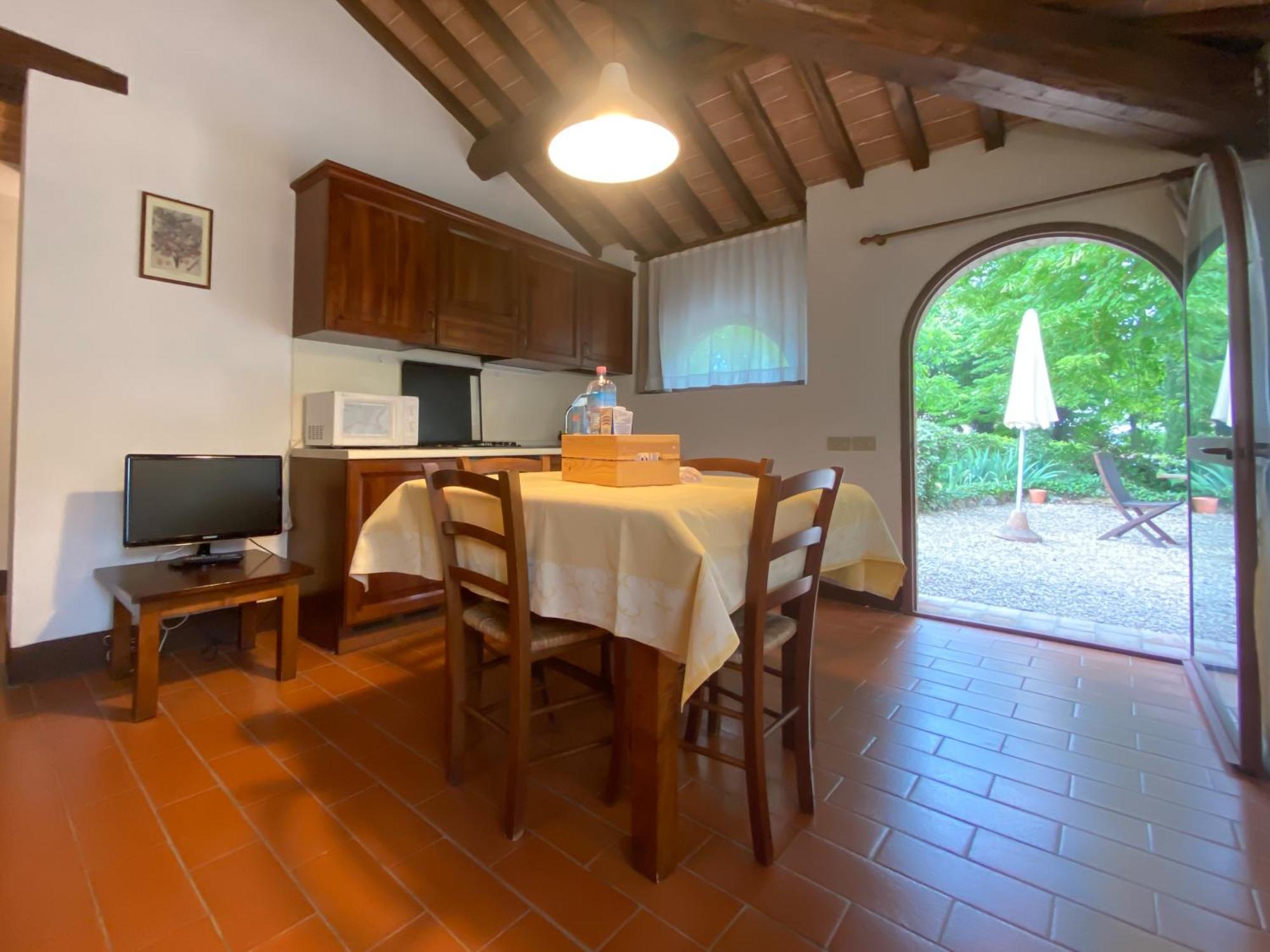 Fattoria Agriturismo Nerbona 카솔레 델사 외부 사진