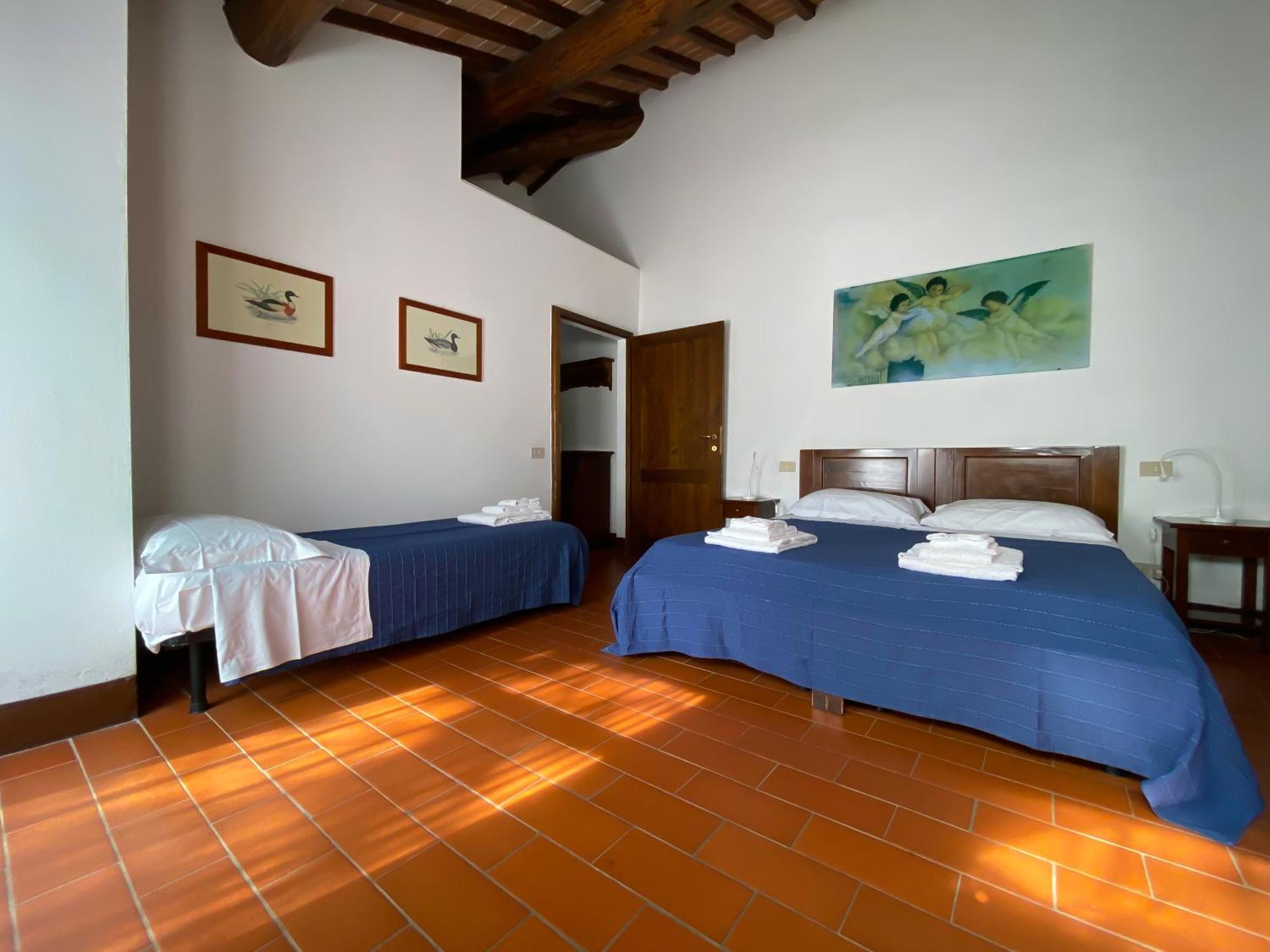 Fattoria Agriturismo Nerbona 카솔레 델사 외부 사진
