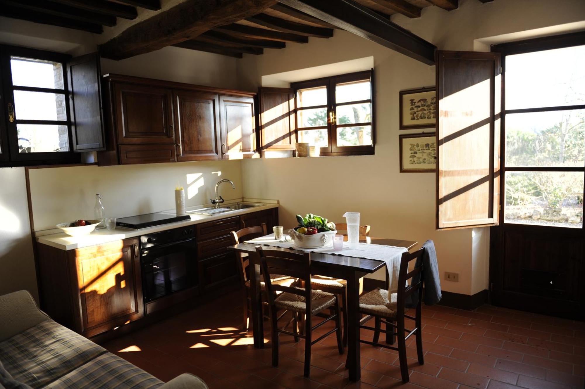 Fattoria Agriturismo Nerbona 카솔레 델사 외부 사진