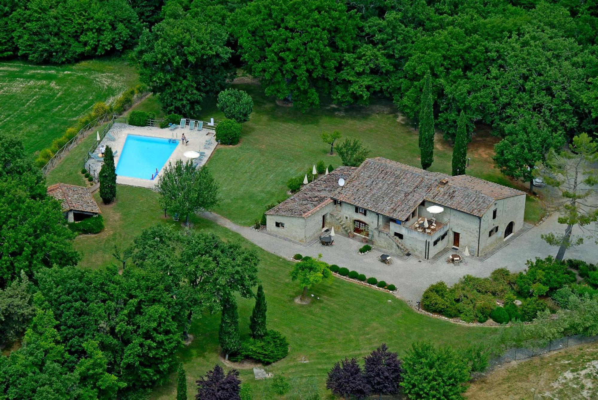 Fattoria Agriturismo Nerbona 카솔레 델사 외부 사진